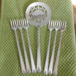 Bordeaux Flatware/7 pc set